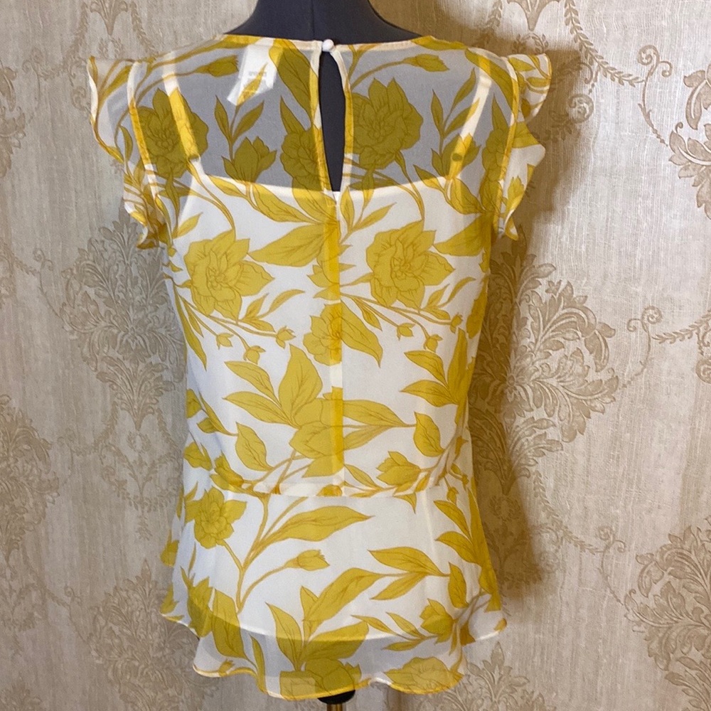 Cabi Sunrise Floral Flutter Blouse XS - Picture 8 of 9